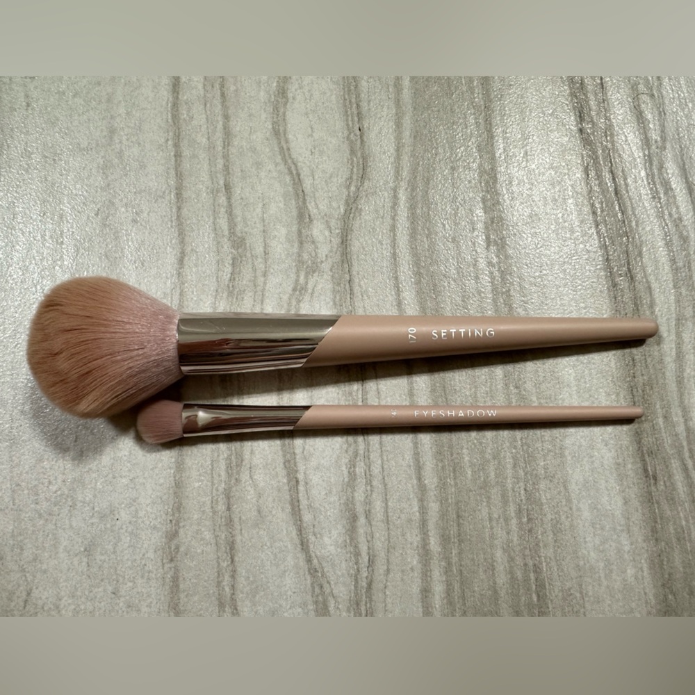 NEW FENTY BEAUTY by Rihanna Face Shaping Brushe